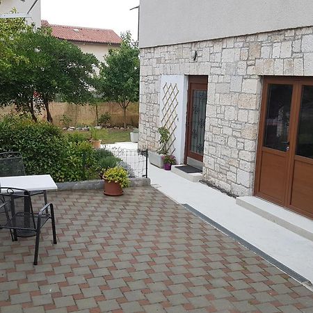Apartments Ana And Vesna Pula Ngoại thất bức ảnh
