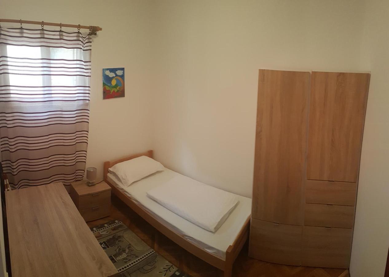 Apartments Ana And Vesna Pula Ngoại thất bức ảnh